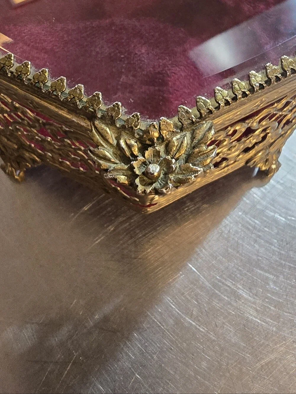 Vintage Matson 24K Gold Plated Heart Jewelry Box Casket Beveled Glass Filigree - Picture 4 of 16